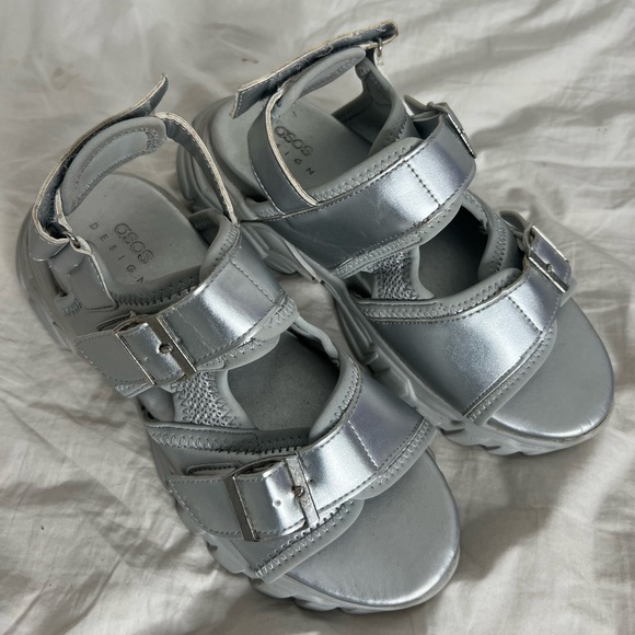 ASOS Silver chunky buckle gladiator sandals - Picture 4 of 4